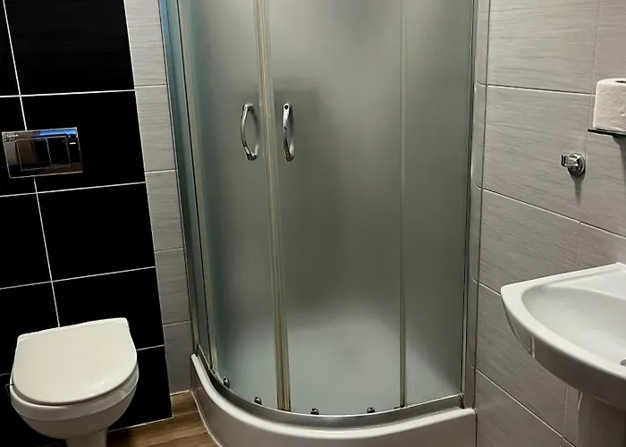 Azymut אכסניה *