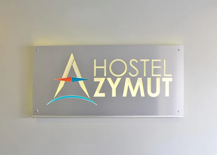 Azymut אכסניה Września